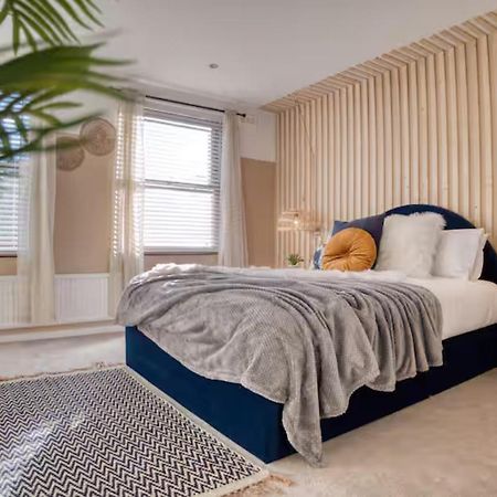 The Zen Den With Hot Tub And Garden Villa London Exteriör bild