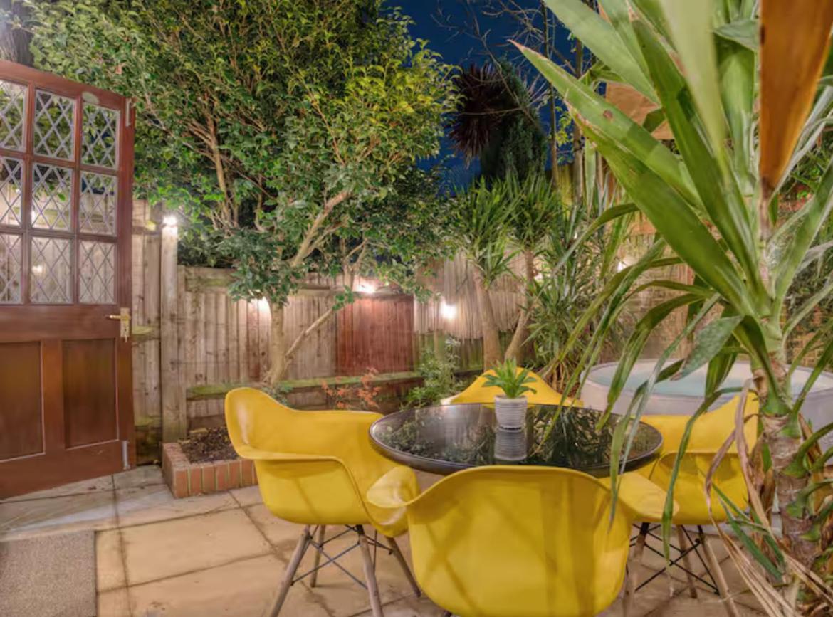 The Zen Den With Hot Tub And Garden Villa London Exteriör bild